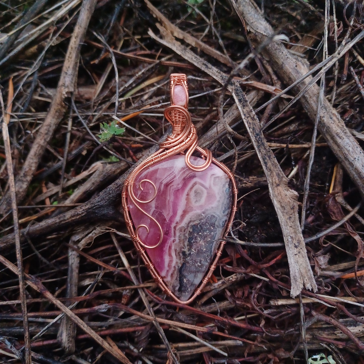 Cobalto calcite and rhodocroisite pendant